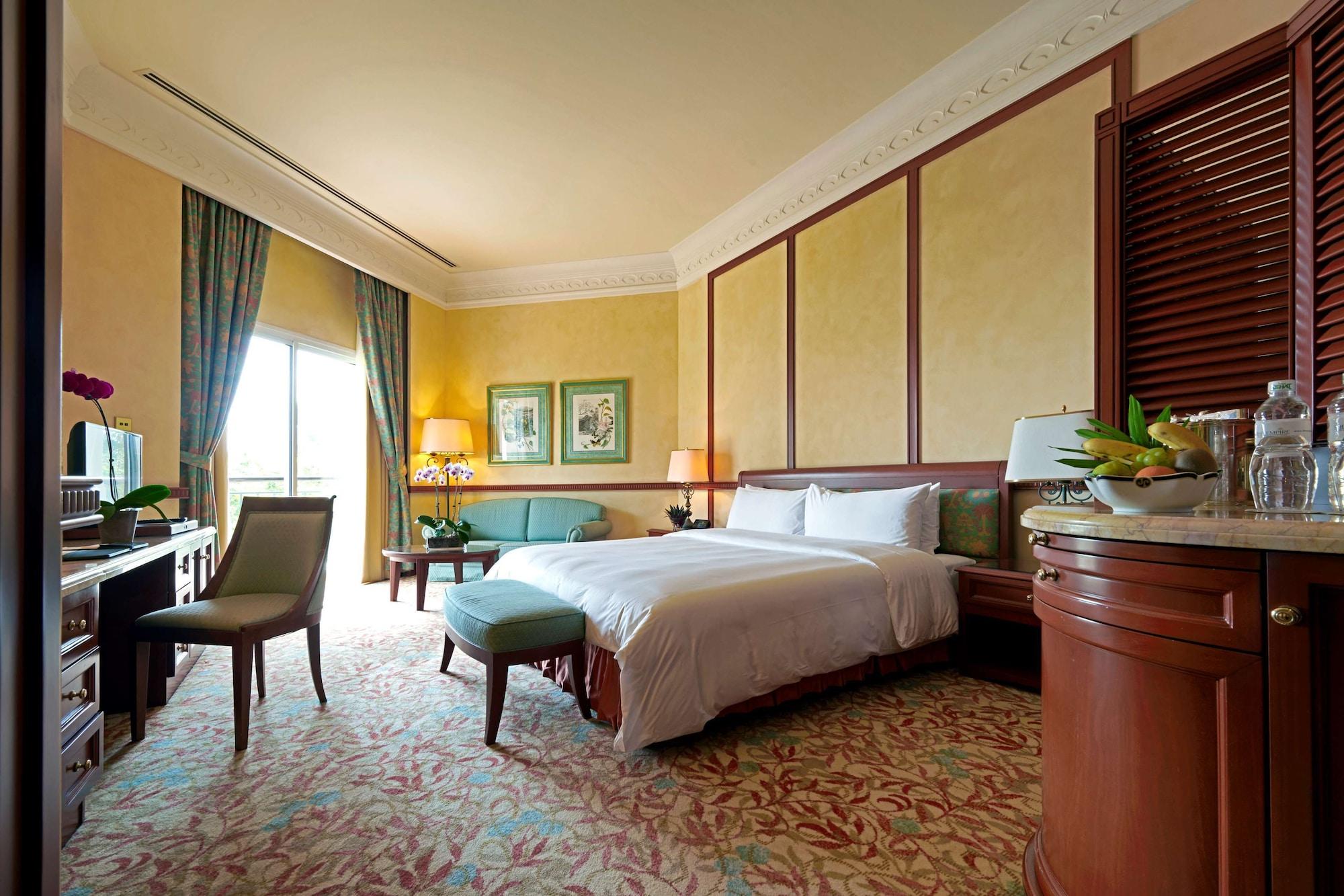 Empire Hotel And Country Club Brunei Бандар-Сери-Бегаван Экстерьер фото