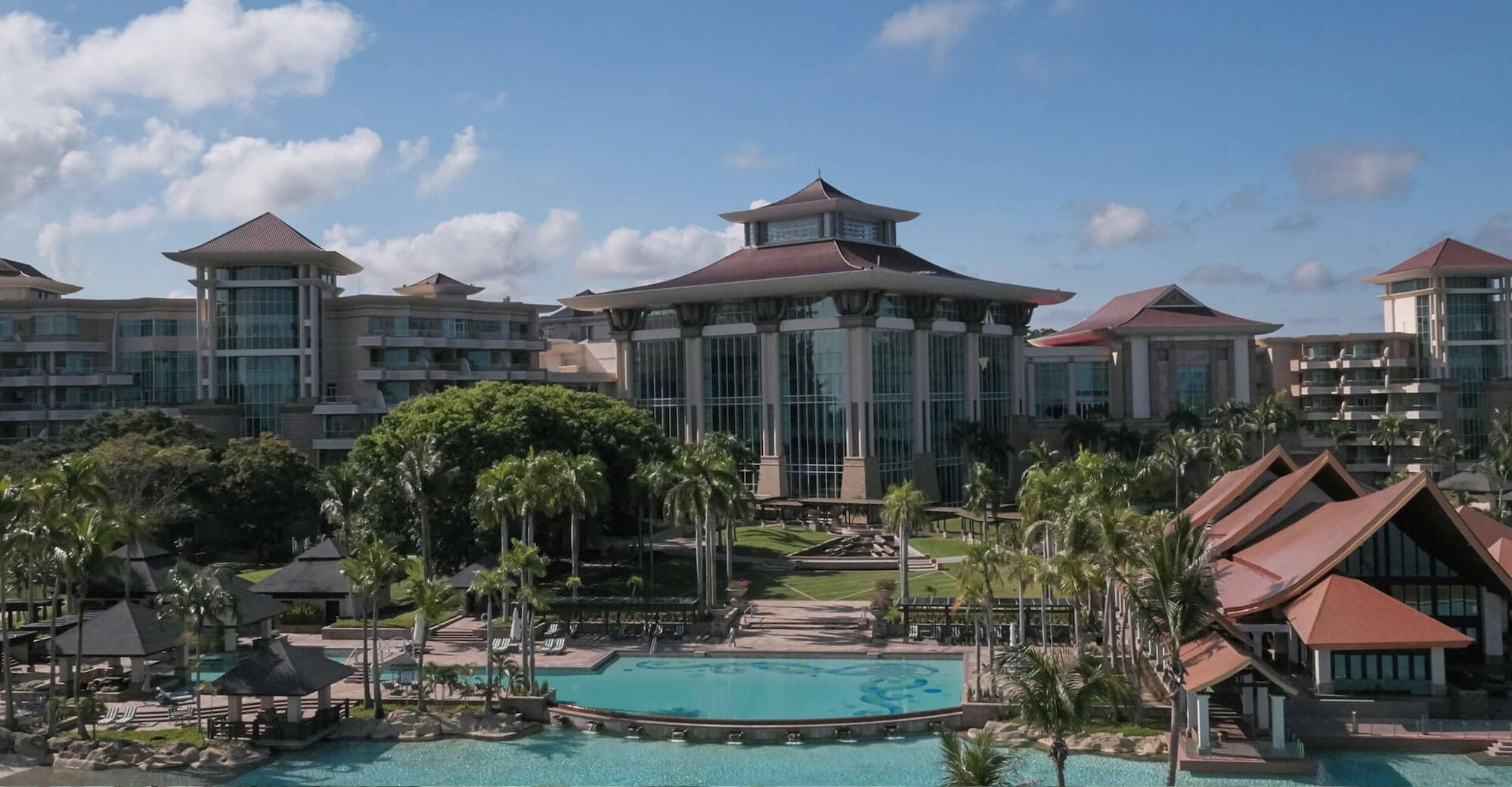 Empire Hotel And Country Club Brunei Бандар-Сери-Бегаван Экстерьер фото
